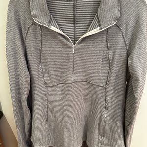 Lululemon grey warm shirt size 12